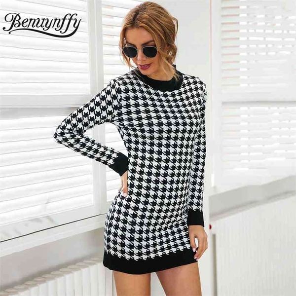 O-pescoço contraste preto houndstooth vestidos de malha mulheres outono inverno longa manga altura casual bodycon mini vestido 210510