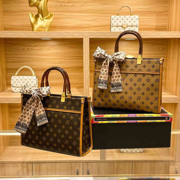 

2022 latest handbag factory store tot women's autumn winter leather large capacity single shoulder