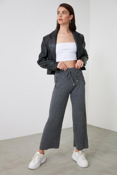 

trendyol button detail knitwear pants twoaw21pl0159 women's & capris, Black;white