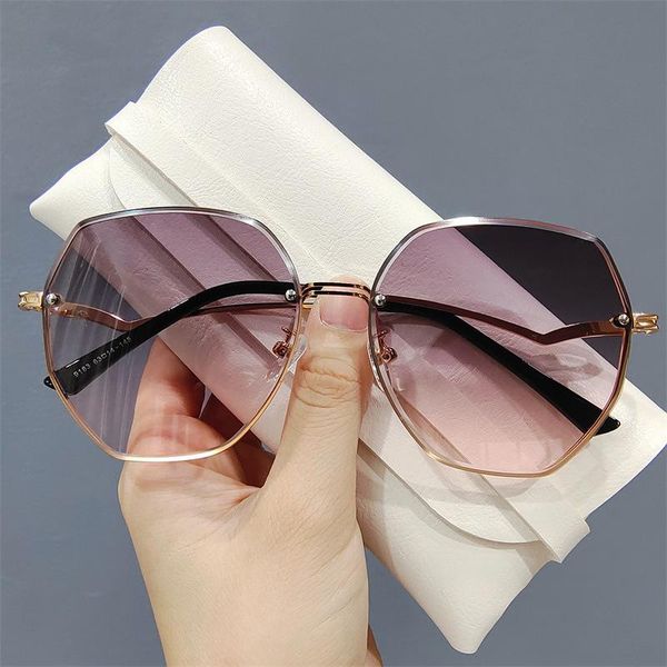 

sunglasses vintage irregular gradient women men 2021 fashion oversized rimless retro pink sun glasses female uv400 shades oculos, White;black