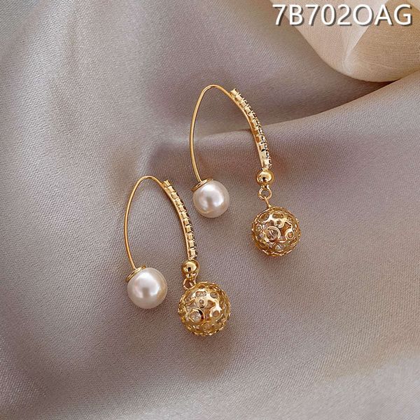

hollow out ball minority personality femininity korean sweet versatile simple earrings fashion, Black
