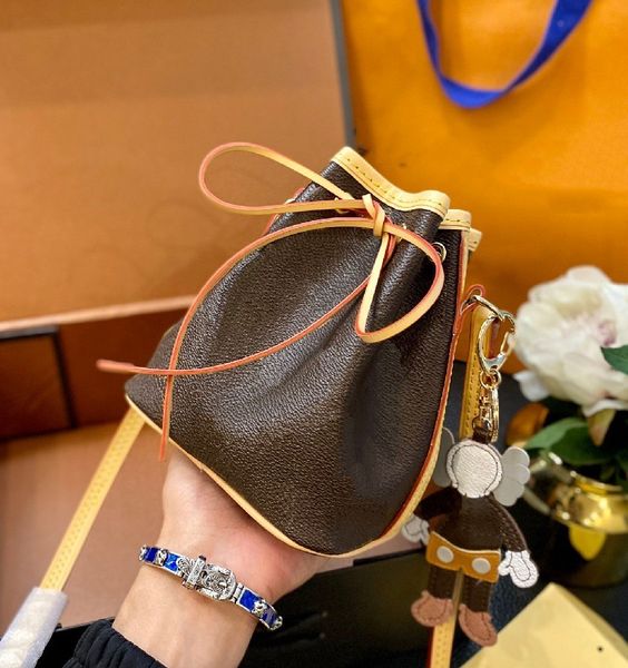 

l bags 2021 multi marc snapsmini pochette akend onthego p family telfar bag tb zhouzhoubao123 hanghhangbag bucket fashion style with, Black