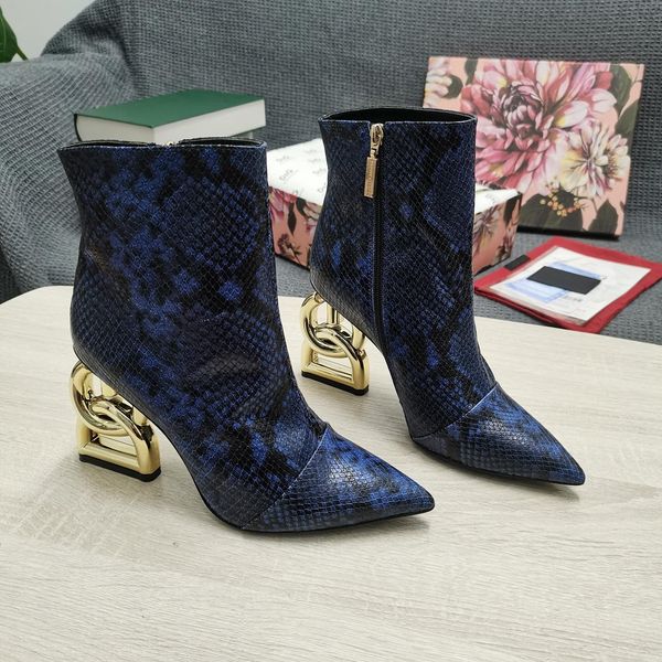 

2021 women luxurys designers gold buckle design of 2021 new snake leather boots 10.5cm, Black