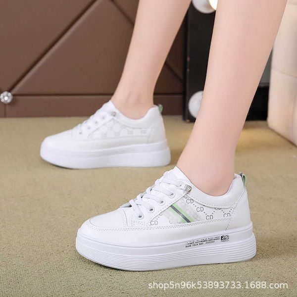 

2021 autumn thick soled small white sho women's flat bottomed versatile inner heightening leisure sports