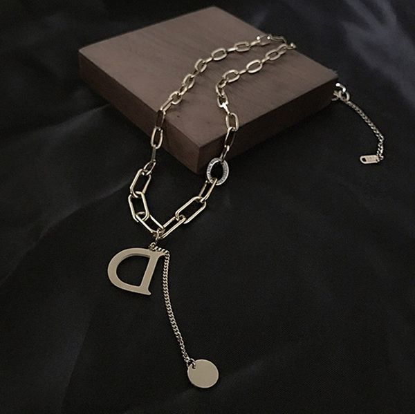 

2021 luxury designer jewelry minority fashion letter necklace women's light luxury simple short hair clothing chain net red temperament, Silver
