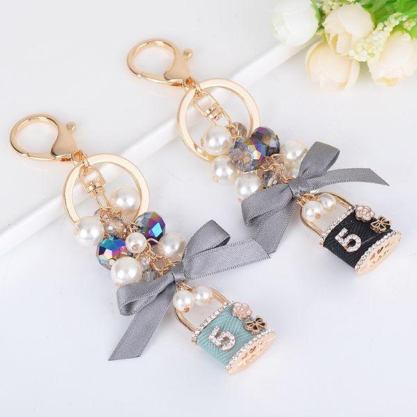 

creative bow pearl lock number 5 keychain for women purse charms crystal rhinestone key chain ring fashion holder car keyrings, Silver
