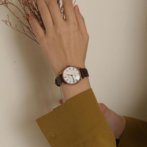 

wristwatches korean version of the simple classic men and women couple watch leather waterproof round fashion trend jewelry accessories, Slivery;brown