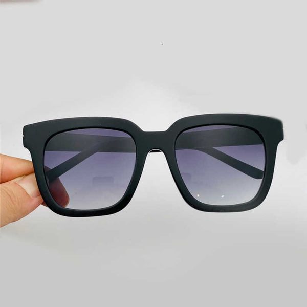 

690 new men women sunglasses fashion classic square full frame uv protection lens popular summer style sunglasses come with case, White;black