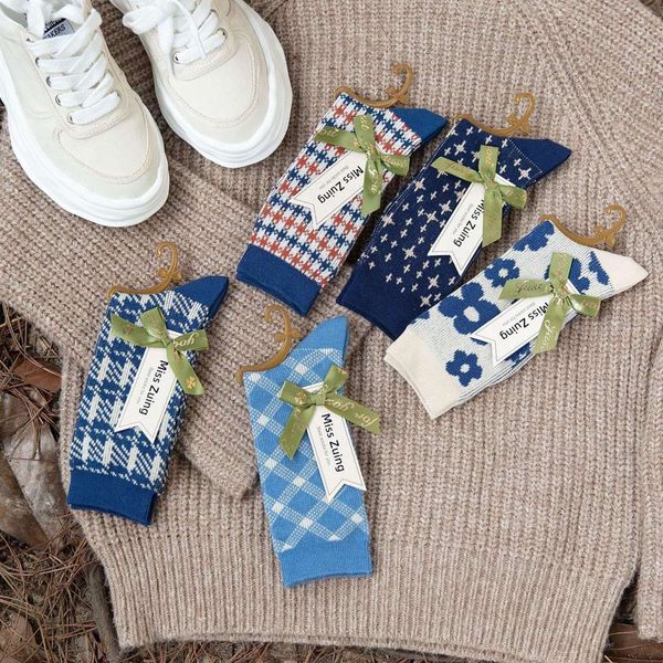 

autumn winter double way blue sweet fresh flower lattice medium, Black;white