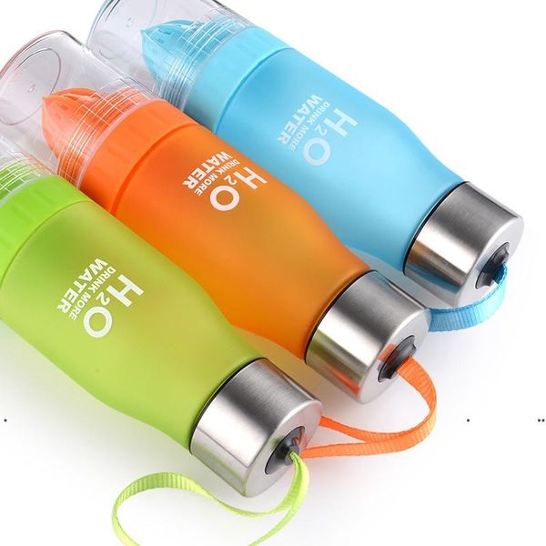 Neue 22oz Kunststoff-Zitronen-Wasserflasche H20-Kunststoff-Frucht-Infusionsflasche Infuser-Getränk Outdoor-Sport-Saft-Zitrone Tragbare Fahrradreise EWD7427