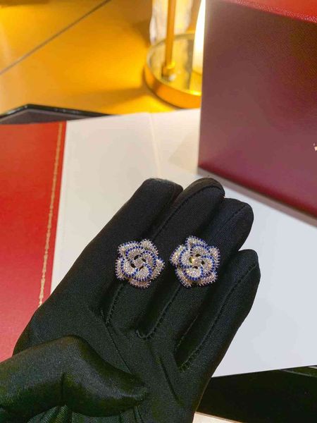 

stud earrings ka jia c caibao flower with s925 silver ear nails, Golden;silver