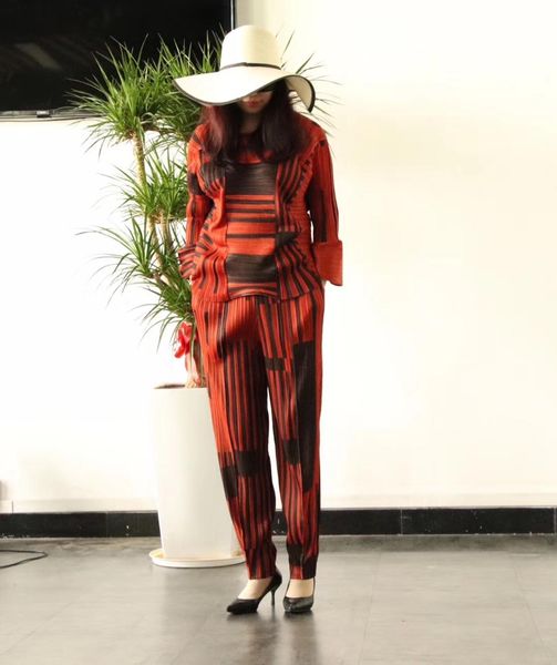 

dresses miyake fold three quarter o-neck irregular t-shirt + split straight pants stripe suit, White