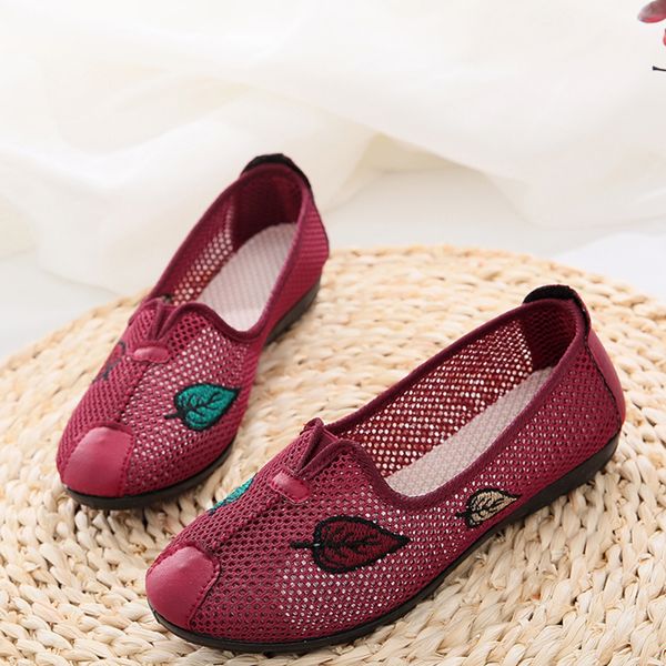 Sandali estivi in rete per madre 2022 scarpe da donna in stoffa piatta traspirante fondo morbido antiscivolo femminile Pechino 35-42