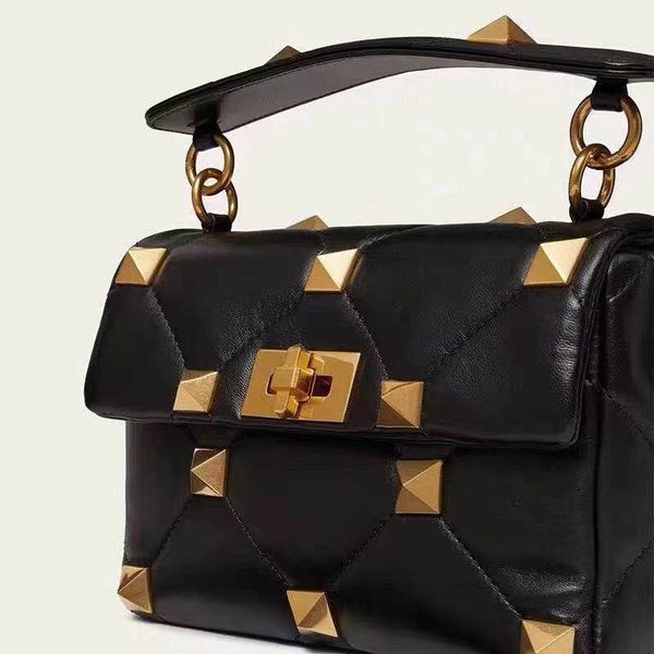 

luxurys designers bags designer bag crossbody bag handbags plain lock chains fashion rivet flap bagssoft black red nude green colors small