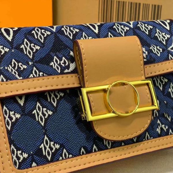 

designer luxury2021 new fashion women bag geometric embroidery gold chain strap party small backpack classic decorative pattern