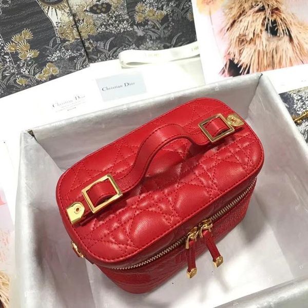

handbag branded crossbody mini luxurys bags designer tote bag shoulder_bag high-end fashion quality famous make up toiletry pouch makeups