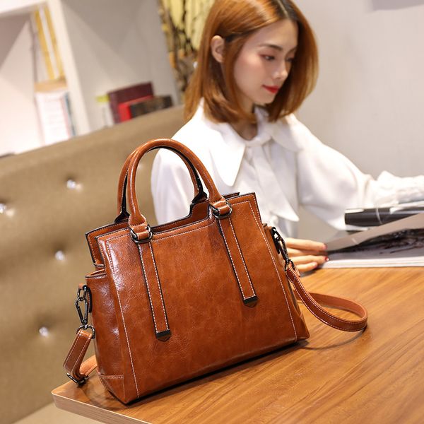 

new versatile messenger simple fashion atmosphere one shoulder hand large bag 6063
