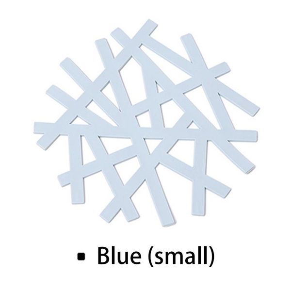 

1pcs table insulation pad snowflake shape hollow casserole pp practical and creative pads mats &
