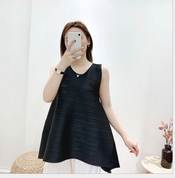 

knits seeling miyake solid color sleeveless fashion fold o-neck swing t-shirts, White