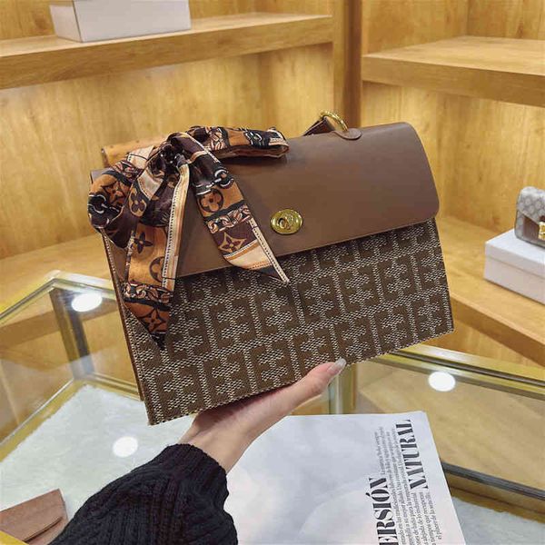 

2022 factory wholesale japan south korea women's autumn and winter foreign style retro messenger small square bag leisure fashion commu