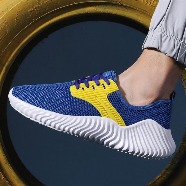

2021 mens sneaker new mesh breathable running sport shoe male lace up non-slip hommens low athletic sneakers casual men black white ea55
