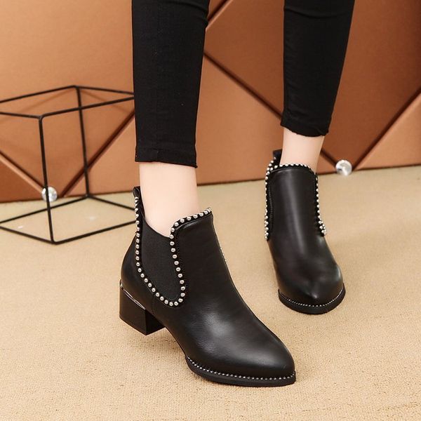 

boots granules, Black