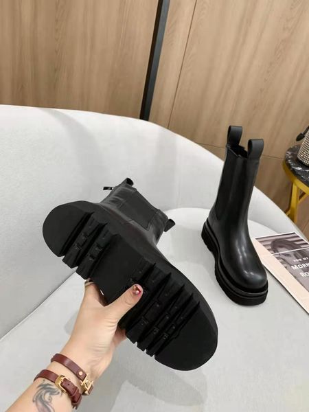 

female designer boots martin desert flamingo love arrow leather medal thick non slip winter size us6-11, Black