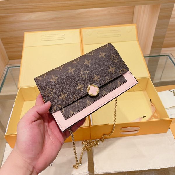 

2021 womens luxurys designers shoulder bags discoloration cowhide wallet on chains card holder calfskin messenger crossbody purse outdoor