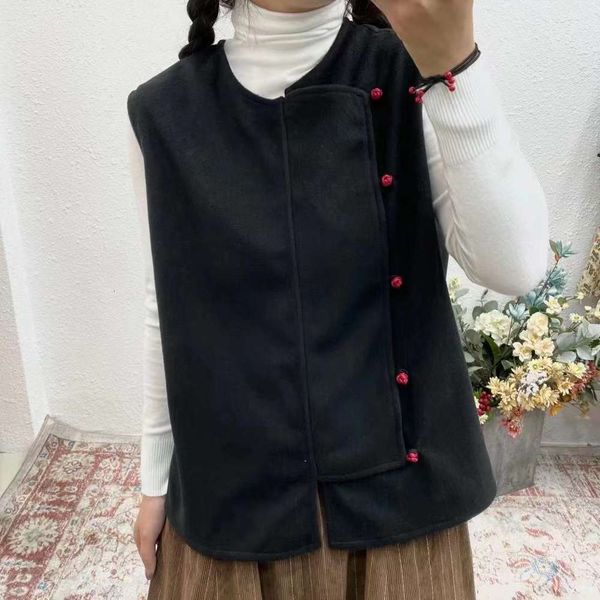 

autumn color buckle oblique placket corduroy vest women's leisure round neck, White