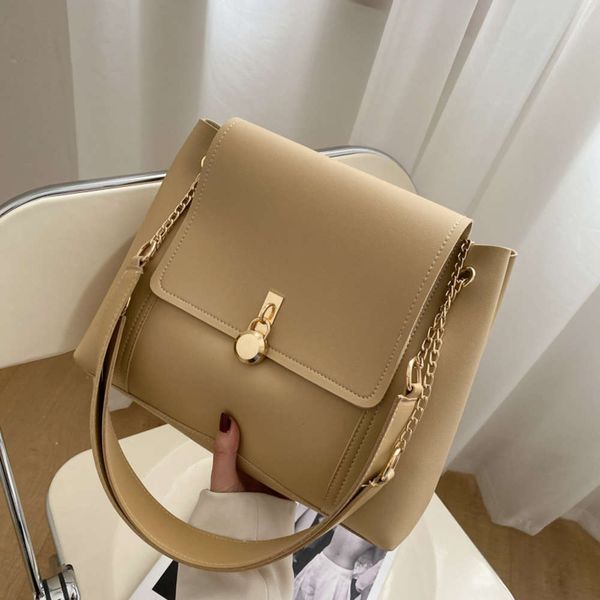 

female shoulder bag large capacity pu leather crossbody vintage wholale student class commuter style fashion tote