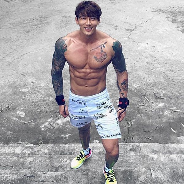 

summer 2021 men's shorts slacks sport loose-knit straight cotton 3xl, White;black