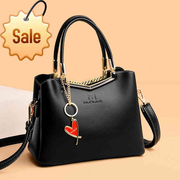 

women's bag 2021 new atmosphere three pocket diana bag with cool curved mouth design and slanting cross handbag with pendant