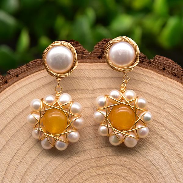 Orecchini pendenti con perle d'acqua dolce naturali con lampadario pendenti per le donne Regalo di nozze di cristallo giallo per feste Gioielli di lusso fatti a mano