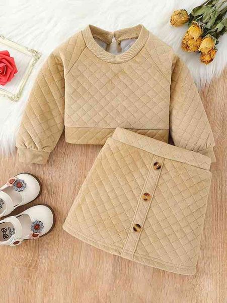 

baby raglan sleeve quilted velvet sweatshirt & fake button skirt she, White