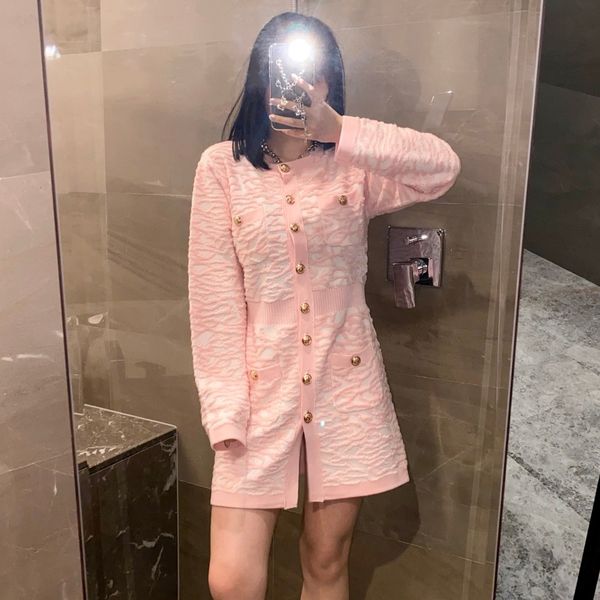 

8905j ni's same big fragrant skirt waist closing dress women's hepburn three-dimensional pattern foreign style sweater, White
