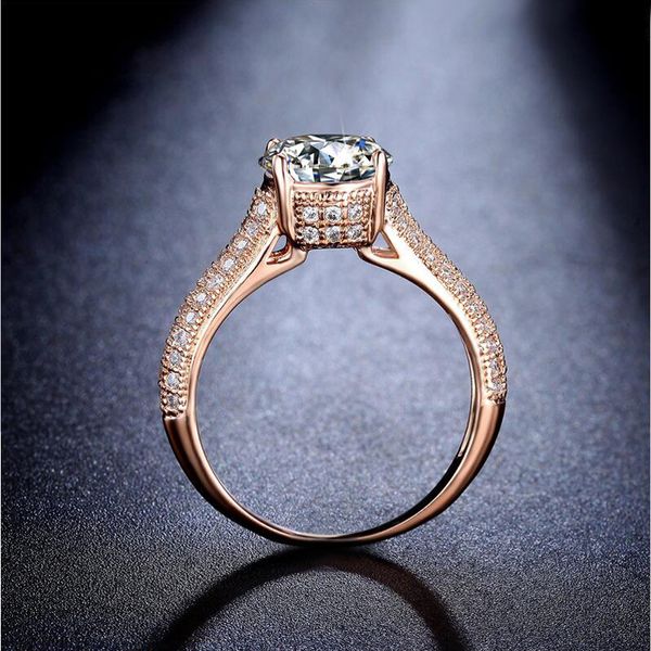 R036 Элегантное Кристаллическое кольцо 18 тыс. Розовое золото, покрытые с подлинными австрийскими кристаллами. Полные размеры оптом