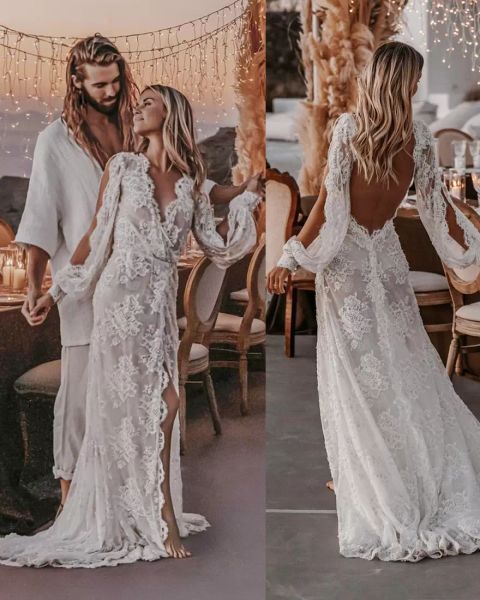 

2022 boho mermaid wedding dresses lace applique v neck scalloped crystals backless vestidos de novia beach long sleeves front slit custom ma, White