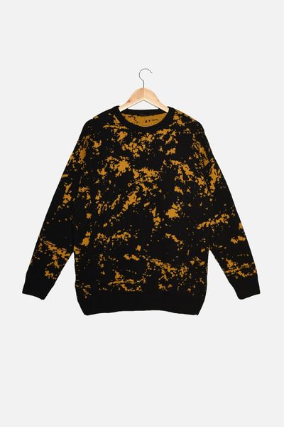 

trendyol men oversize bicycle neck sputtering efectli knitwear sweater tmnaw22kz0312, White;black