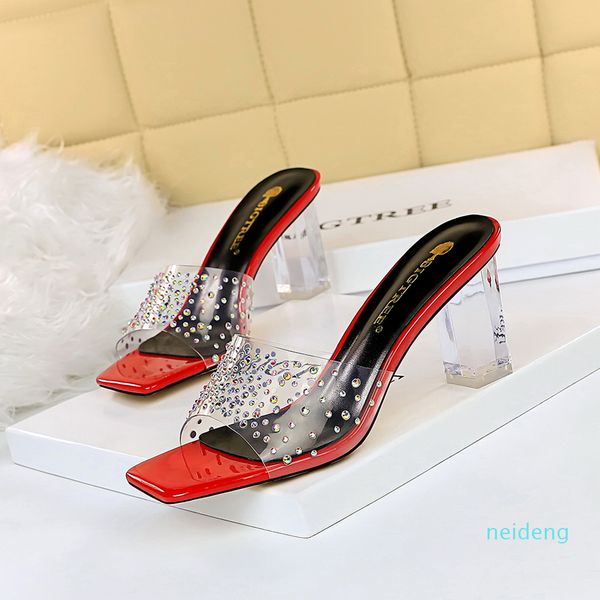 Sandalo da donna di lusso Pantofola di design Pantofole di gomma color caramella Tacchi alti piatti Infradito Scarpe di gelatina 2021