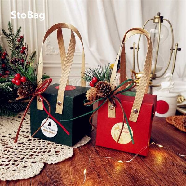 STOBAG 10 PCS Vermelho / Verde Christmas Perty Caixa de Presente de Evento Caixa de Presente Aniversário Punho de Embalagem Bolo Decoração Favor 9 * 9 * 9cm 210602