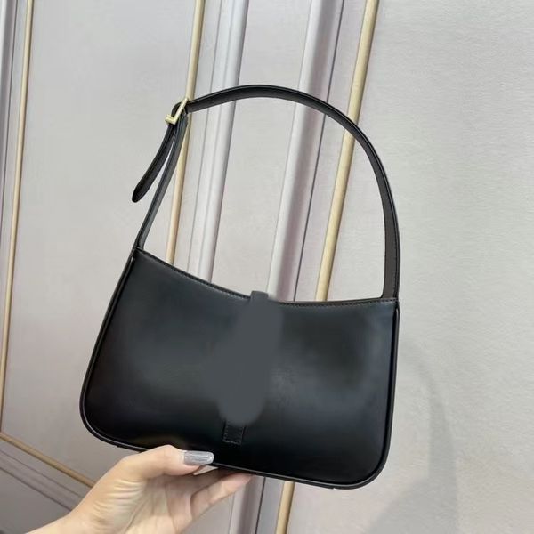 

high sense 2021 new poplar grove armpit female bag leather baguette versatile small square