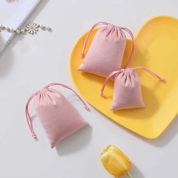 50 фланелевых мешочков для ювелирных изделий Розовый бархатный мешок Ювелирная упаковка для свадебной вечеринки Рождественский подарок на день рождения Ювелирная сумка на шнурке 211014
