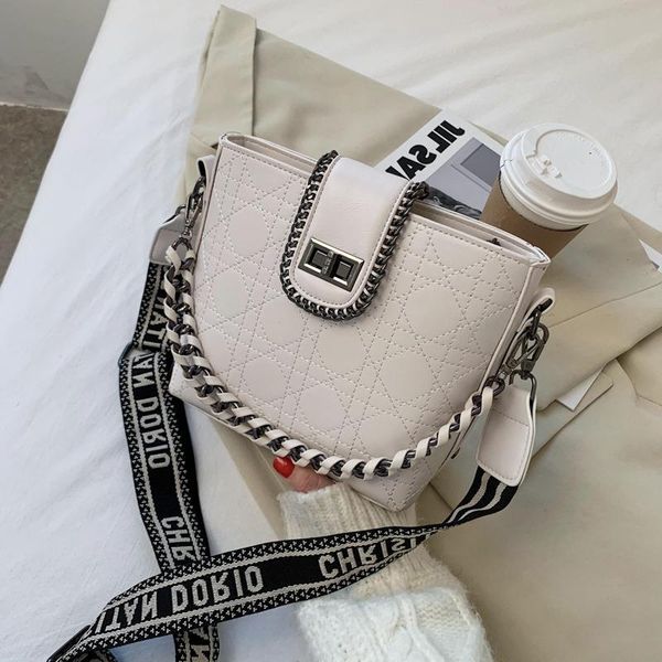 

trade trend new bag ladies shoulder fashion korean female wild ins embroidery foreign thread messenger bucket jlgjo