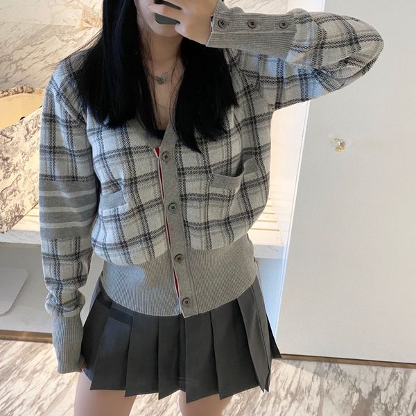 

aw2021 tb style versatile casual loose contrast checked v-neck single breasted pocket cardigan coat, White;black