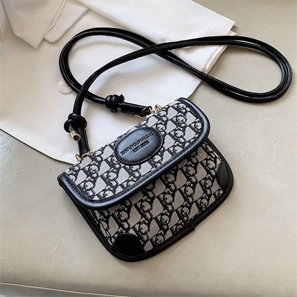 

new fashion versatile single shoulder red messenger mobile phone bag purses outlet