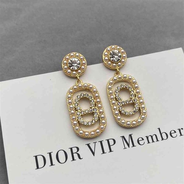 

2021 luxury designer jewelry earrings female 925 silver needle long earrings letter pearl diamond, Golden;silver