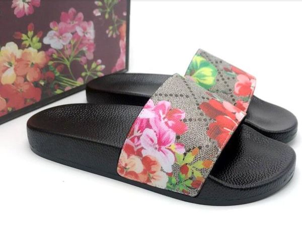 

the latest rubber comfortable and fashionable sandal men slipper bottoms flip flops women striped beach causal shoes, Black