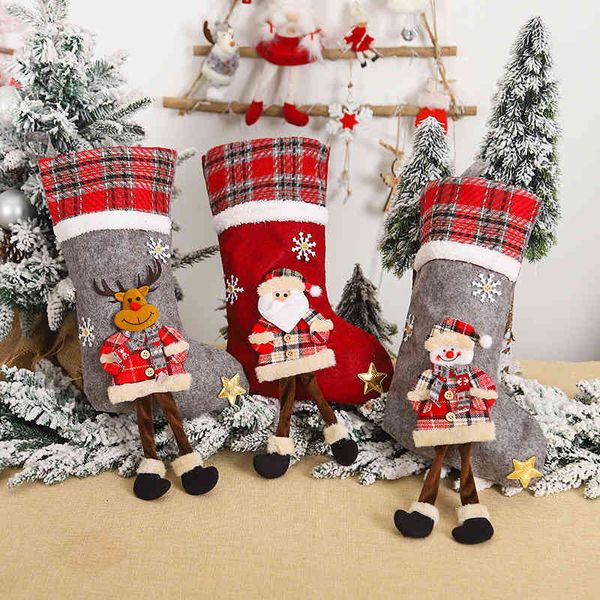 

2022 new decorations non woven plaid doll hanging feet snowflake stockings christmas tree pendant