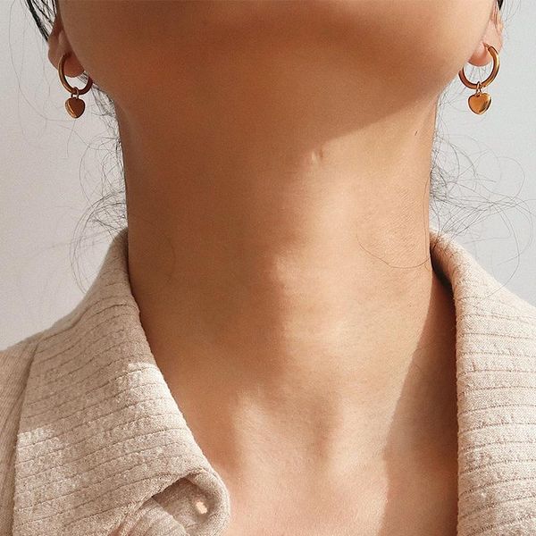 

hoop & huggie european and american love heart-shaped pendant gold-plated titanium steel earrings female simple small jewelry, Golden;silver
