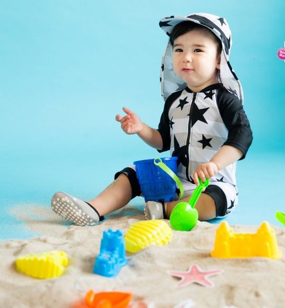 

children' swimsuit boy' fashion korean one piece black and white star cute baby swimsuit sunscreen quick drying swimsuit, Red;black